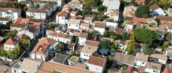 Coeur St Genes - Dernier Etage avec Terrasse/Parking