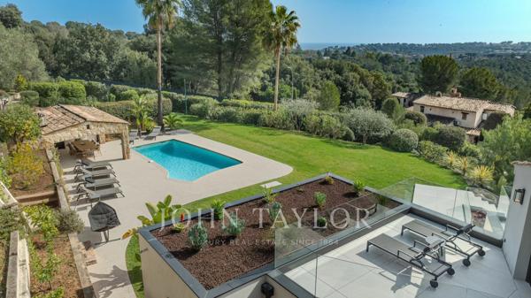 Villa contemporaine d’exception dans le secteur très recherché de Biot – Bois Fleuri