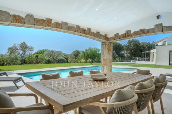 Villa contemporaine d’exception dans le secteur très recherché de Biot – Bois Fleuri