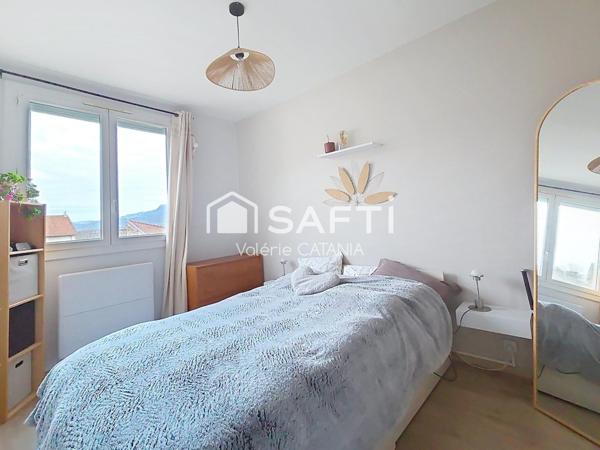 Tullins - Appartement T4 traversant de 66 m² avec petit balcon et caves