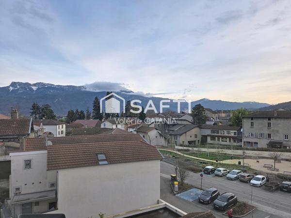 Tullins - Appartement T4 traversant de 66 m² avec petit balcon et caves