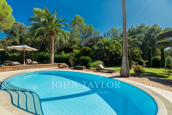 Propriété d’architecte de plain-pied au sein du domaine Les Parcs de Mougins