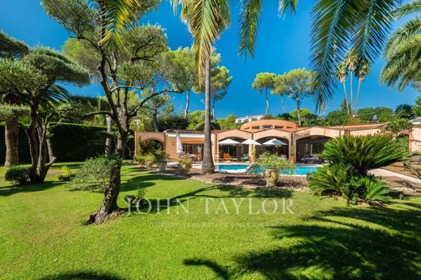 Propriété d’architecte de plain-pied au sein du domaine Les Parcs de Mougins