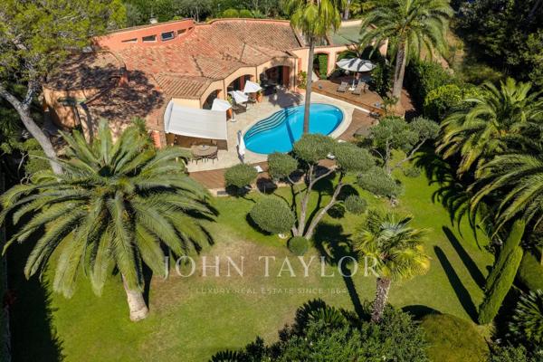 Propriété d’architecte de plain-pied au sein du domaine Les Parcs de Mougins