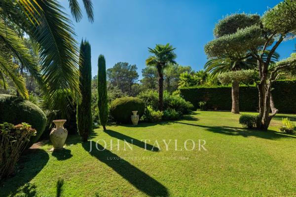 Propriété d’architecte de plain-pied au sein du domaine Les Parcs de Mougins