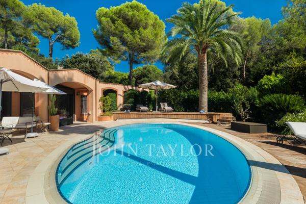 Propriété d’architecte de plain-pied au sein du domaine Les Parcs de Mougins