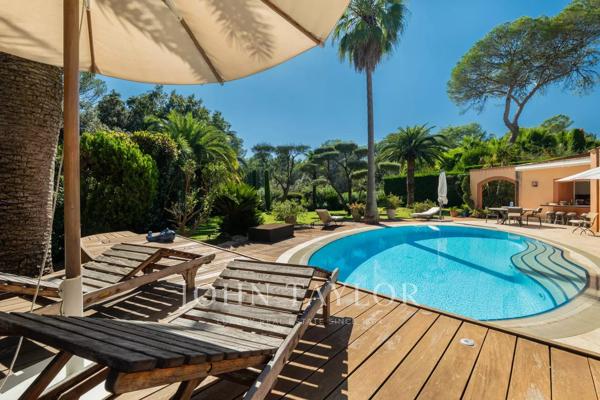 Propriété d’architecte de plain-pied au sein du domaine Les Parcs de Mougins