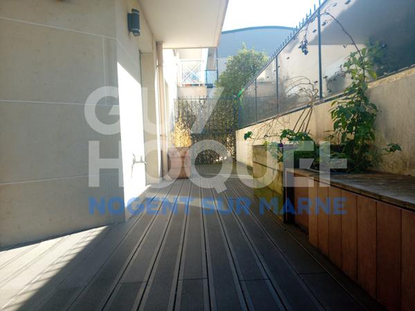 Centre-ville / Terrasse / Lumineux