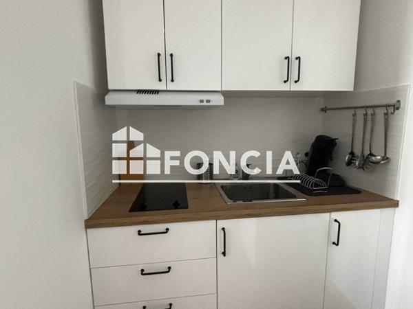 Location Studio meublé 26.98 m² - 39 RUE MICHEL DE BOURGES Toulon 83200