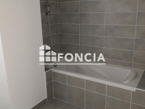Location Appartement 3 pièces 63.99 m² - AVENUE GABRIEL BARBAROUX Le Luc 83340