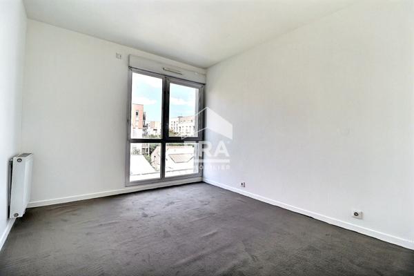 Appartement 4 pièces avec  Proximité RER D & Métro 14