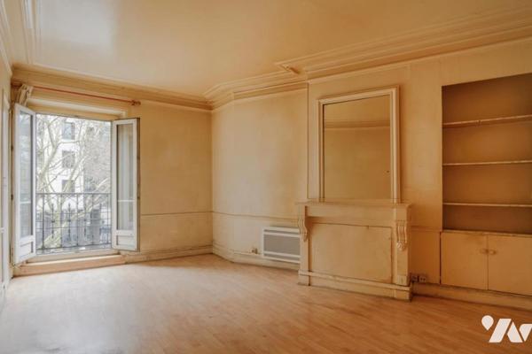 PARIS 19 / JAURÈS - APPARTEMENT 3 PIÈCES AVEC BALCON A RÉNOVER + CAVE