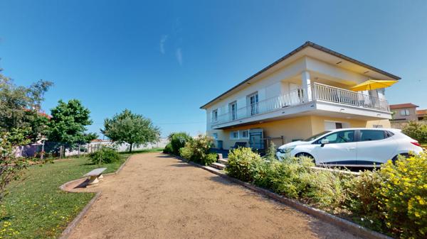 Location maison près de CHAZELLES SUR LYON - 5 pièce(s) - 100 m² - 1 150 €/mois