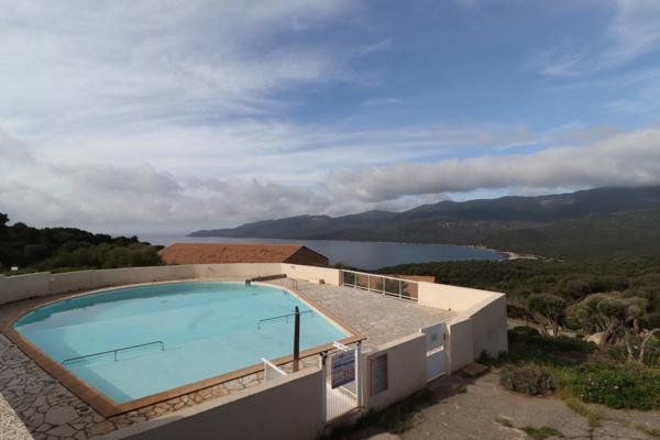 Agréable T2 dans résidence de tourisme 3 étoiles à SERRA DI FERRO (2A).