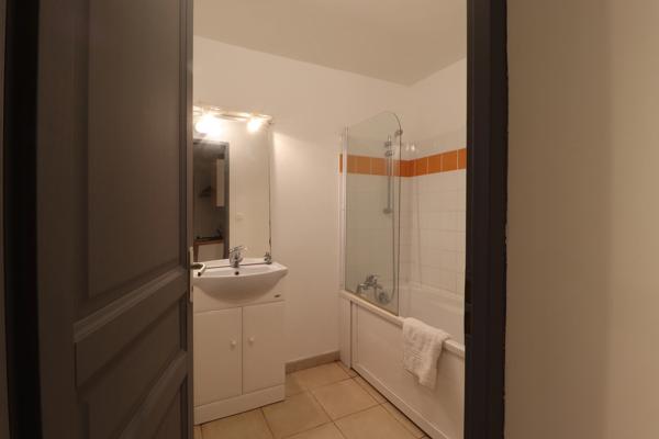 Agréable T2 dans résidence de tourisme 3 étoiles à SERRA DI FERRO (2A).