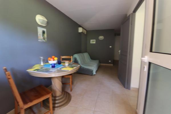 Agréable T2 dans résidence de tourisme 3 étoiles à SERRA DI FERRO (2A).