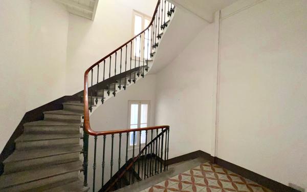 Appartement à vendre    1 pièce • 142 m2 Béziers