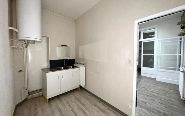 Appartement à vendre    1 pièce • 142 m2 Béziers