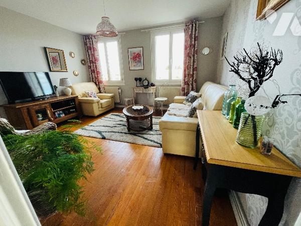 MONTPLAISIR Au 2ème/4 Bel appartement, très bien entretenu 2 chbr salon, cave et garage