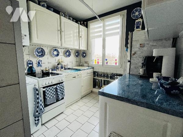 MONTPLAISIR Au 2ème/4 Bel appartement, très bien entretenu 2 chbr salon, cave et garage