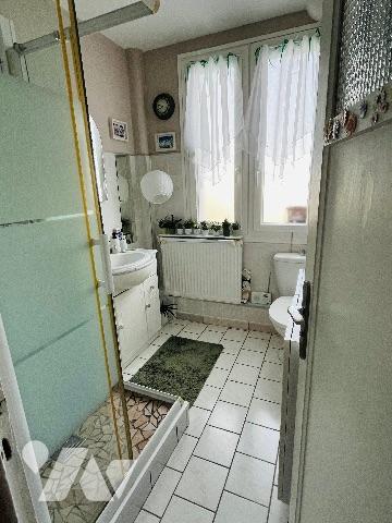 MONTPLAISIR Au 2ème/4 Bel appartement, très bien entretenu 2 chbr salon, cave et garage