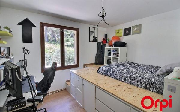 Maison à vendre    6 pièces • 181,50 m2 Martigues