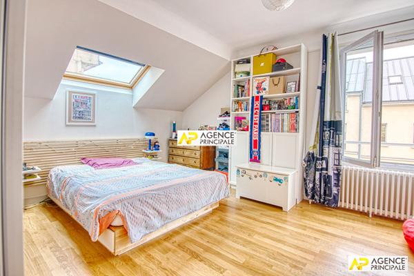 Versailles Porchefontaine maison 8 pièces 187 m² au sol (183 m² habitables) avec jardin clos et garage €1 590 000 ** - Référence 25327