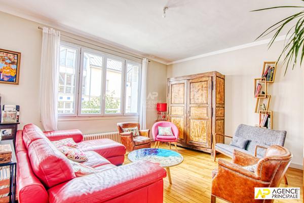 Versailles Porchefontaine maison 8 pièces 187 m² au sol (183 m² habitables) avec jardin clos et garage €1 590 000 ** - Référence 25327