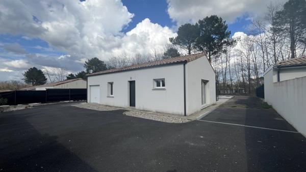 Maison à louer |                                        Le Pian-Médoc |                                        4 pièces  | 92 m²