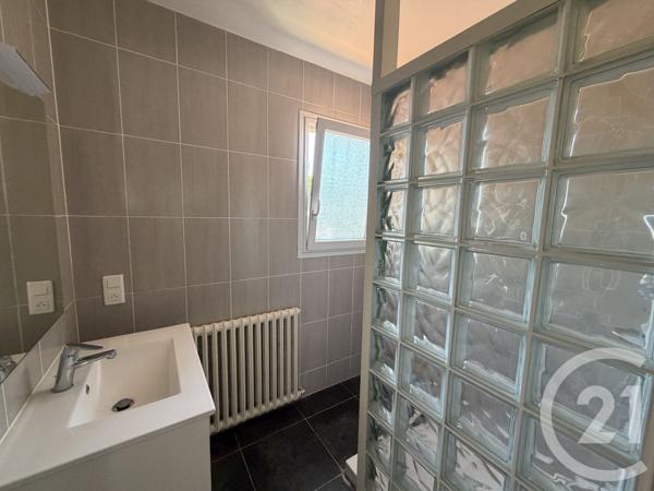 Appartement F5 à vendre  5 pièces - 129,20 m 2   ROYAN  - 17