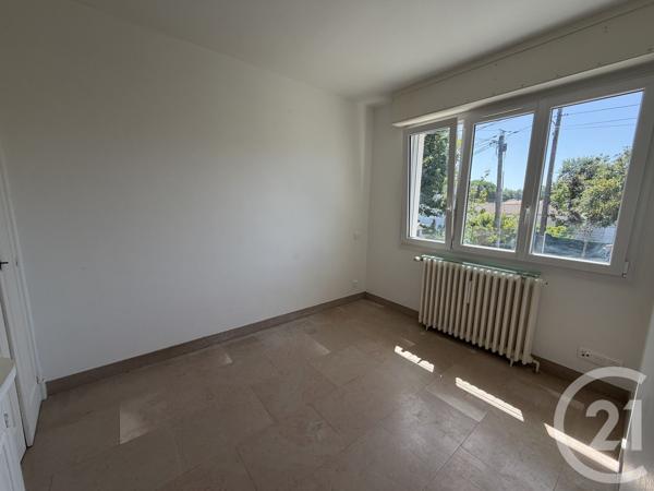 Appartement F5 à vendre  5 pièces - 129,20 m 2   ROYAN  - 17