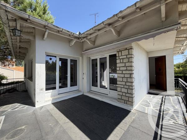 Appartement F5 à vendre  5 pièces - 129,20 m 2   ROYAN  - 17