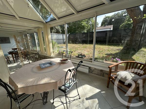 Appartement F5 à vendre  5 pièces - 129,20 m 2   ROYAN  - 17