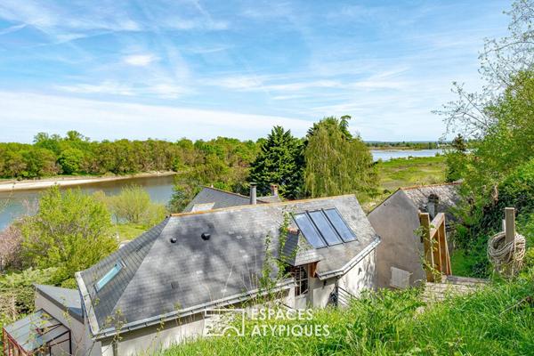 Maison de caractère avec troglodyte et accès Loire