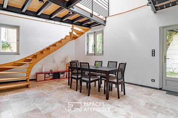 Maison de caractère avec troglodyte et accès Loire