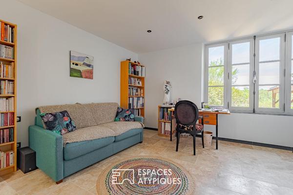 Maison de caractère avec troglodyte et accès Loire