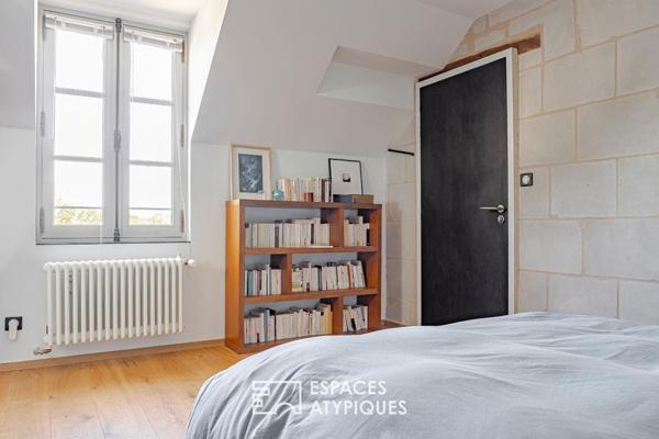 Maison de caractère avec troglodyte et accès Loire