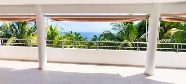 Rare avec terrasse parking vue mer