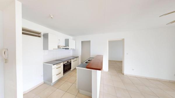 Rare avec terrasse parking vue mer