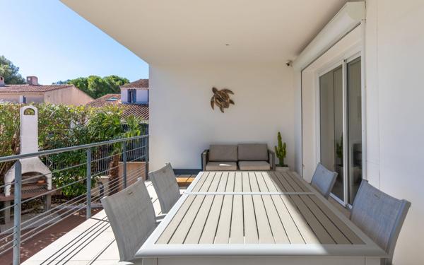 Maison à vendre    5 pièces •  Sanary-sur-Mer