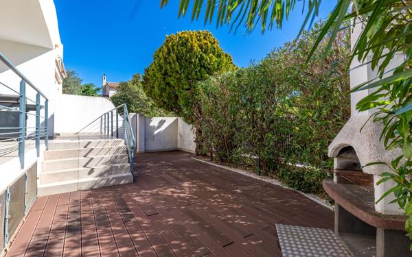 Maison à vendre    5 pièces •  Sanary-sur-Mer