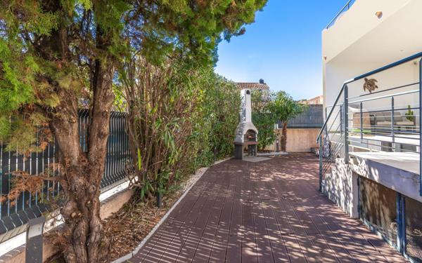 Maison à vendre    5 pièces •  Sanary-sur-Mer