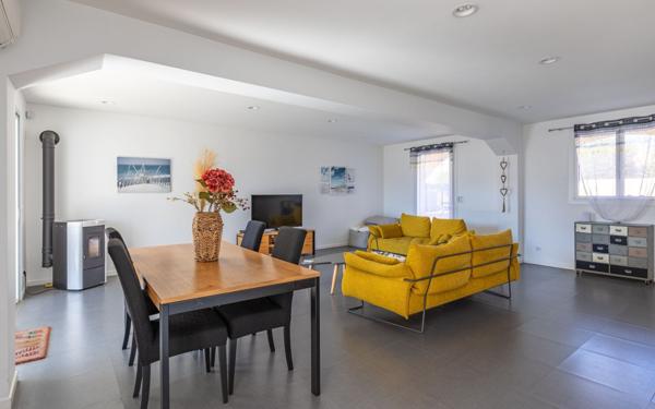 Maison à vendre    5 pièces •  Sanary-sur-Mer