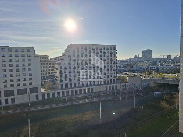 Appartement Paris 4 pièces de 77.50m2 avec balcon de 13m²