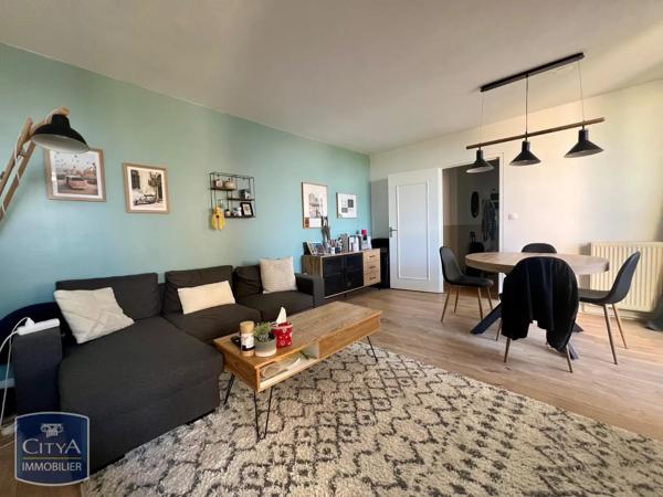 Appartement à louer 3 pièces 64.3m² Élancourt (78990)