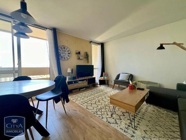 Appartement à louer 3 pièces 64.3m² Élancourt (78990)
