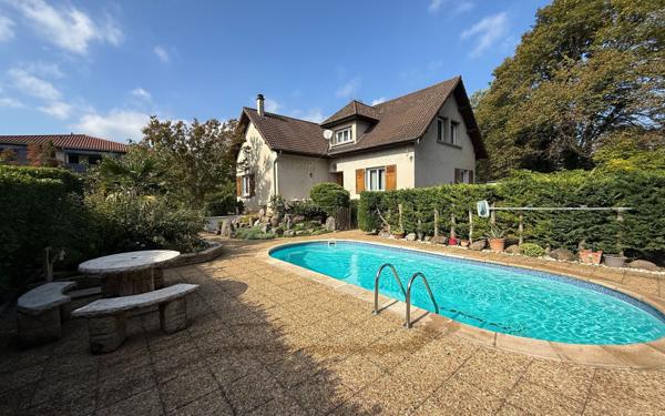 Maison à vendre    4 pièces •  Vienne