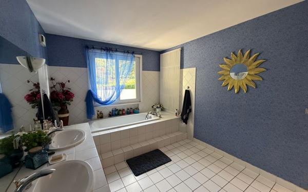 Maison à vendre    4 pièces •  Vienne