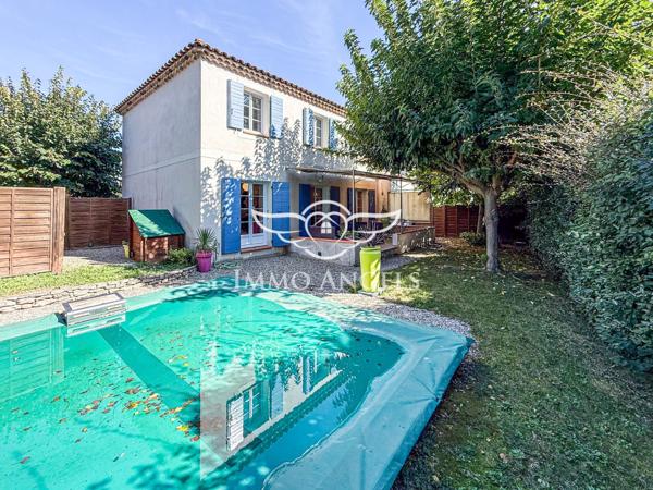 Maison T4, 116 m2  avec piscine, au calme absolu.