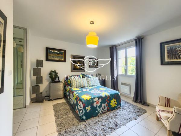 Maison T4, 116 m2  avec piscine, au calme absolu.